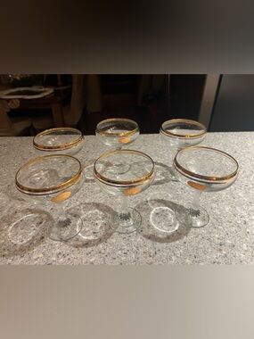 Set of 6 Vintage Valencia Champagne Coupe Glasses with 24kt Gold Rim